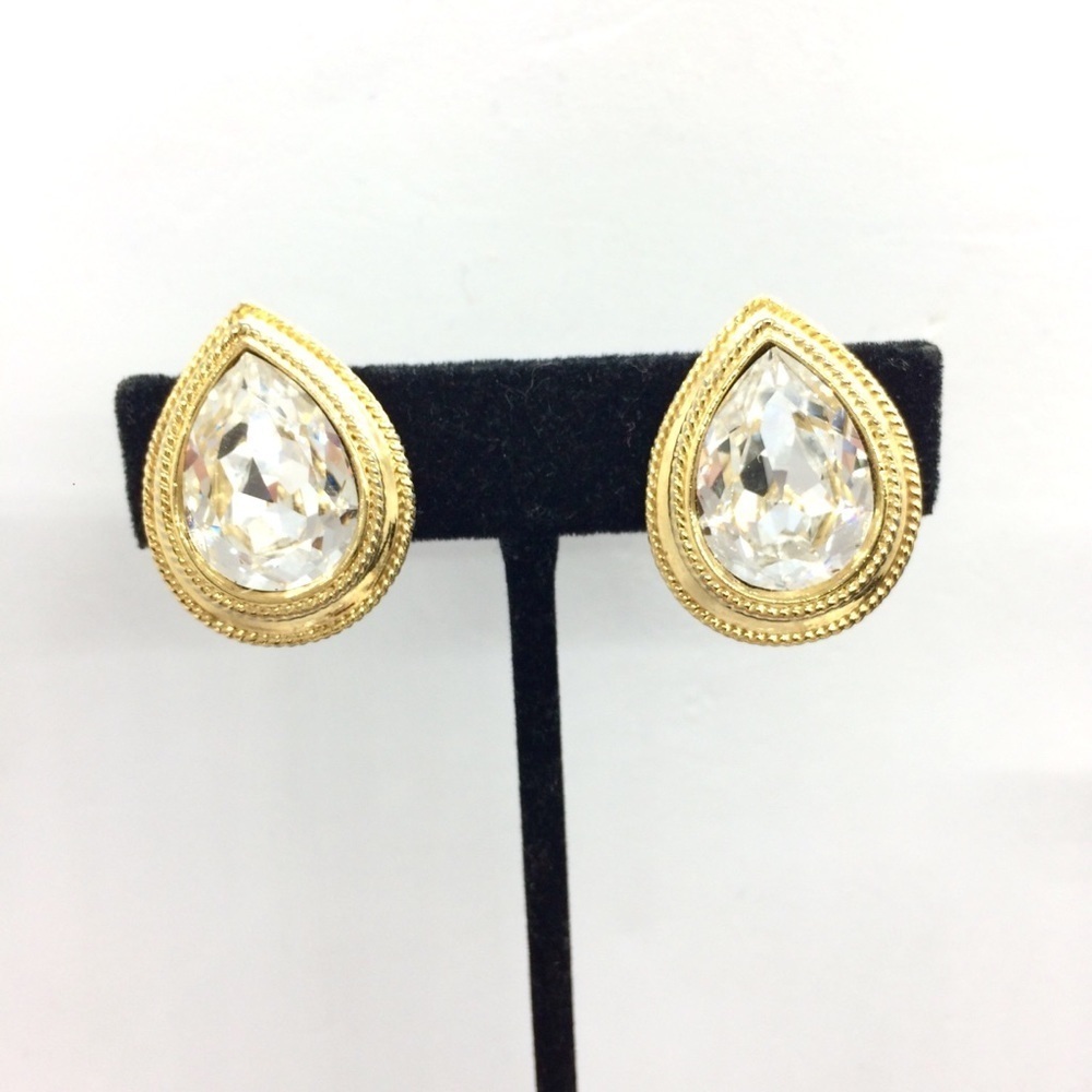 VINTAGE 80S CLIP ON EARRINGS GOLD TONE CRYSTAL TEARDROP MOGUL REGAL RUNWAY